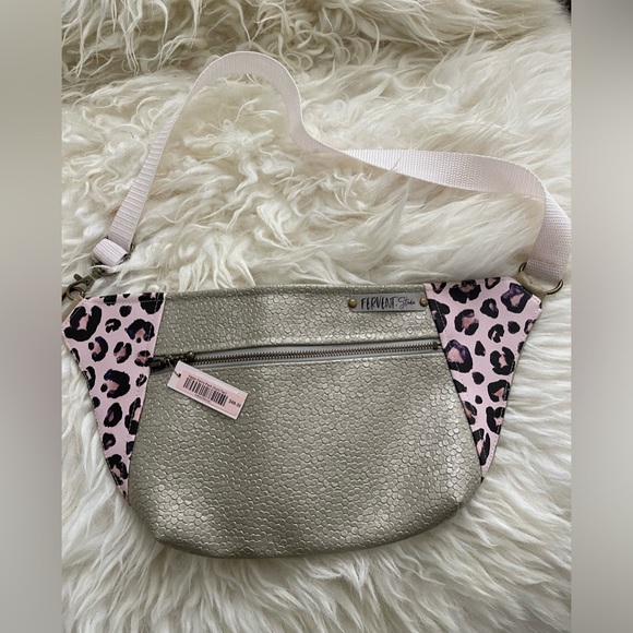 Fanny pak by Fervent Studio - Picture 4 of 4